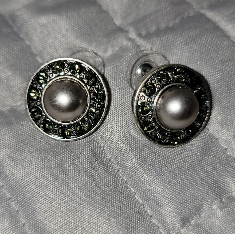 Pearl Center Silver-Tone Stud Earrings with Olive Green Crystals